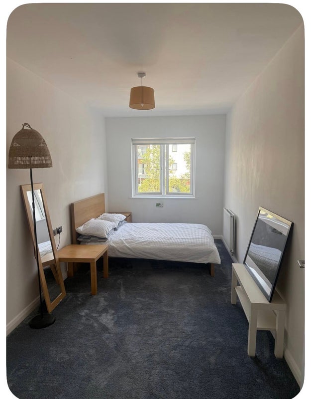 Room Robinswood Gardens in Greater London