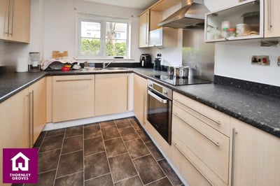 Flat Oaklands Road in Salford