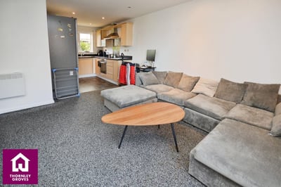 Flat Oaklands Road in Salford