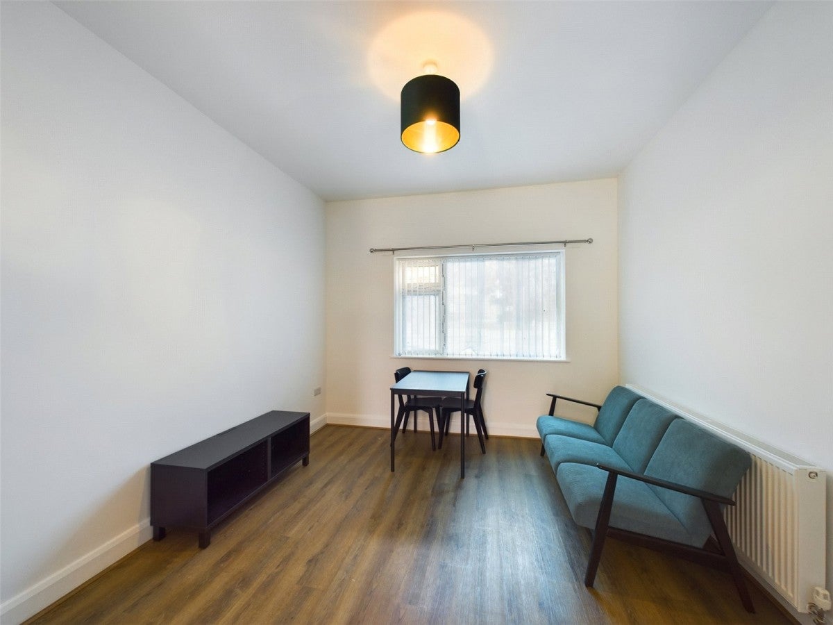 Room Colwick Road in Nottingham