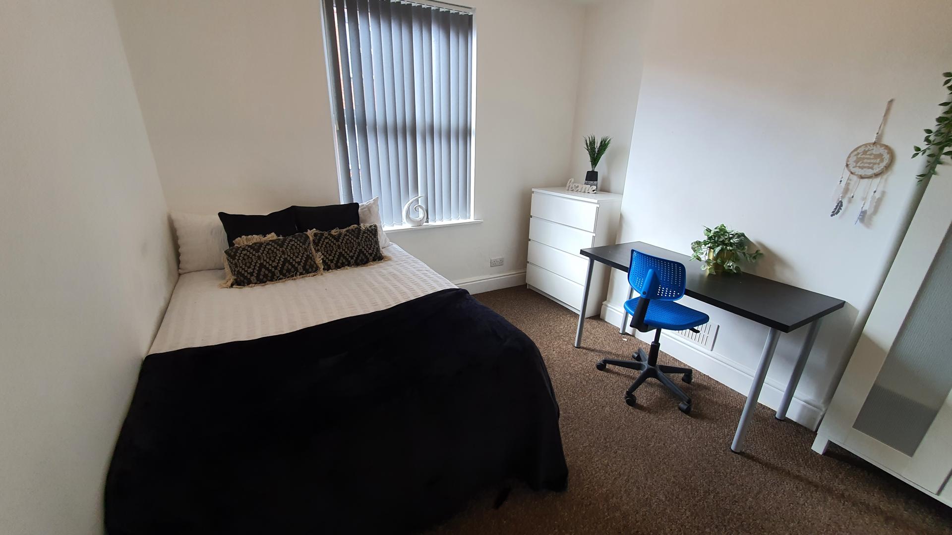 Room Sydney Road in Chester