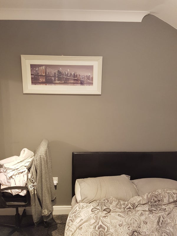 Room Haryngton Avenue in Warrington