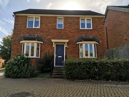 House Sandsdown Close in High Wycombe