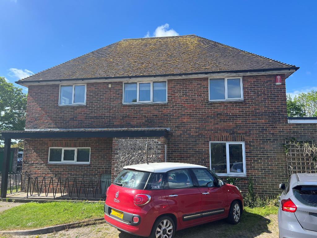 Flat Henfield Road in Horsham