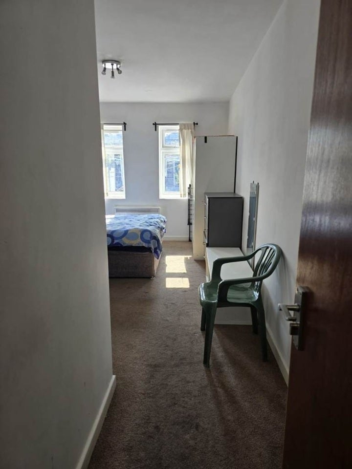 Room Chaplin Road in Greater London