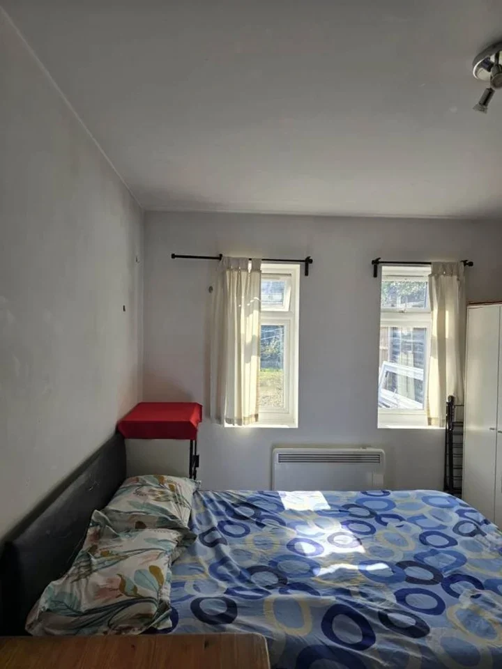Room Chaplin Road in Greater London