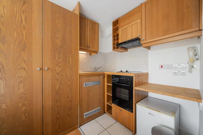 Room North Gower Street in Greater London