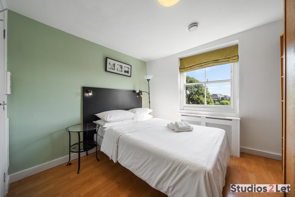 Room North Gower Street in Greater London