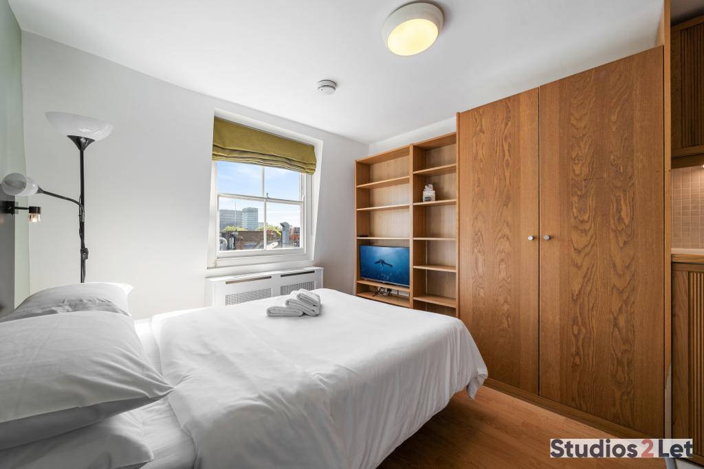 Room North Gower Street in Greater London