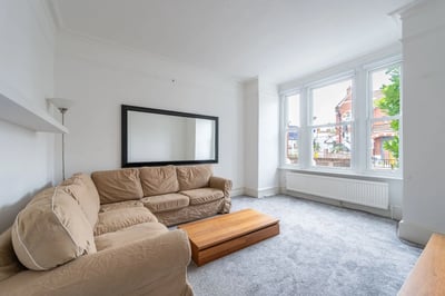 Flat Fulham Palace Road in Greater London