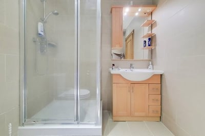 Flat Ashburn Gardens in Greater London