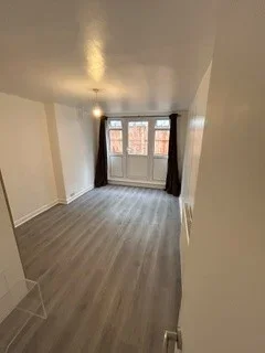 Flat Goldsboro' Road in Greater London