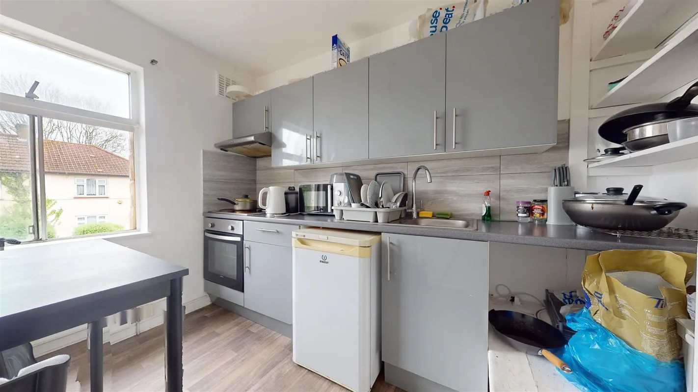 Room Mead Plat in Greater London
