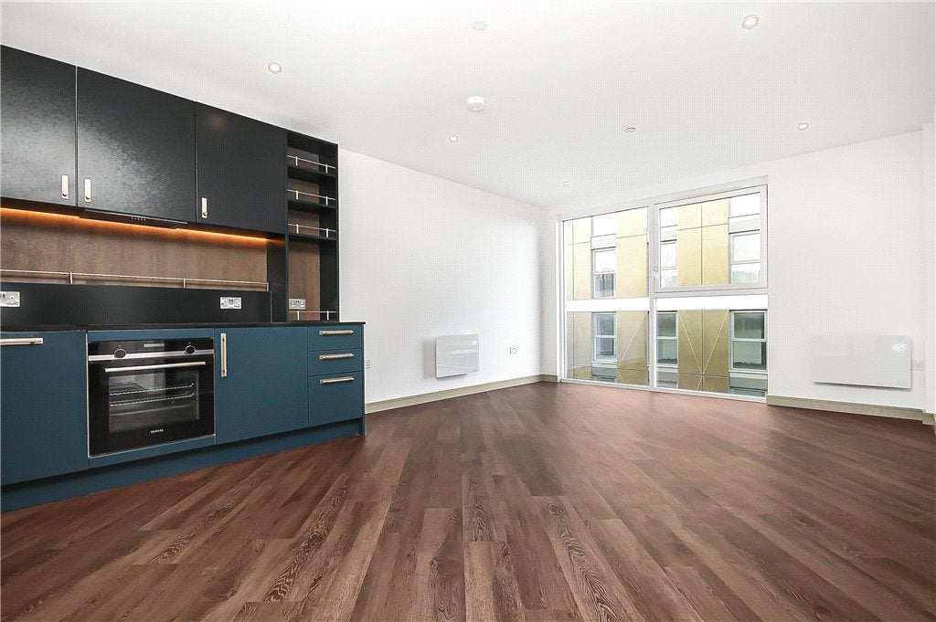 Flat London Road in Borough of Spelthorne