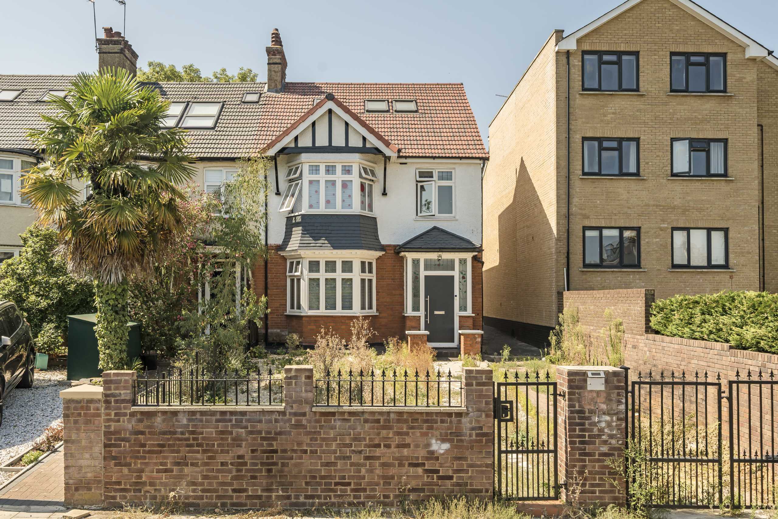 Flat Upper Tulse Hill in Greater London