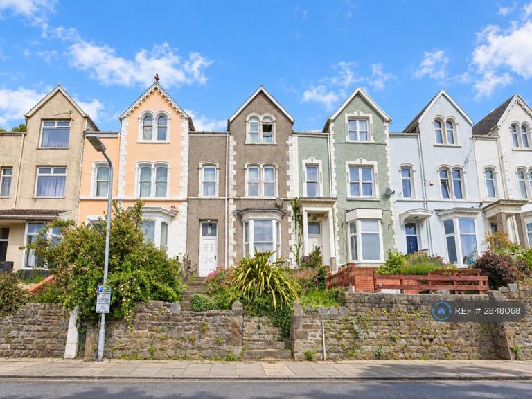 Flat Oaklands Terrace in Swansea
