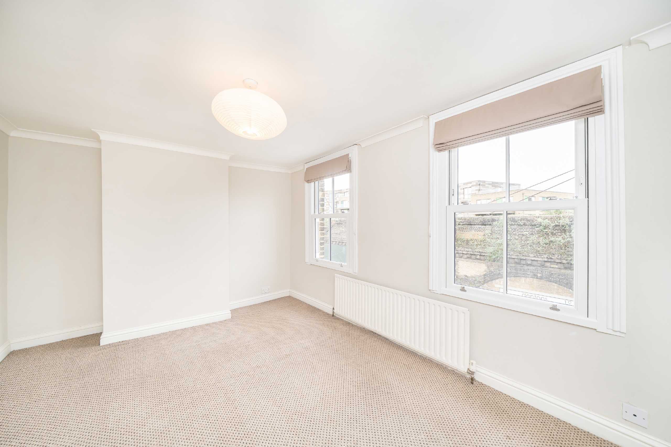 Flat Lendal Terrace in Greater London
