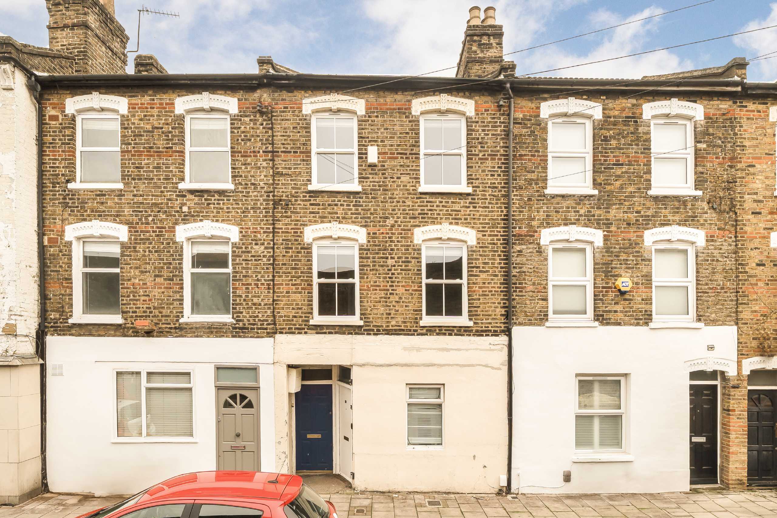Flat Lendal Terrace in Greater London