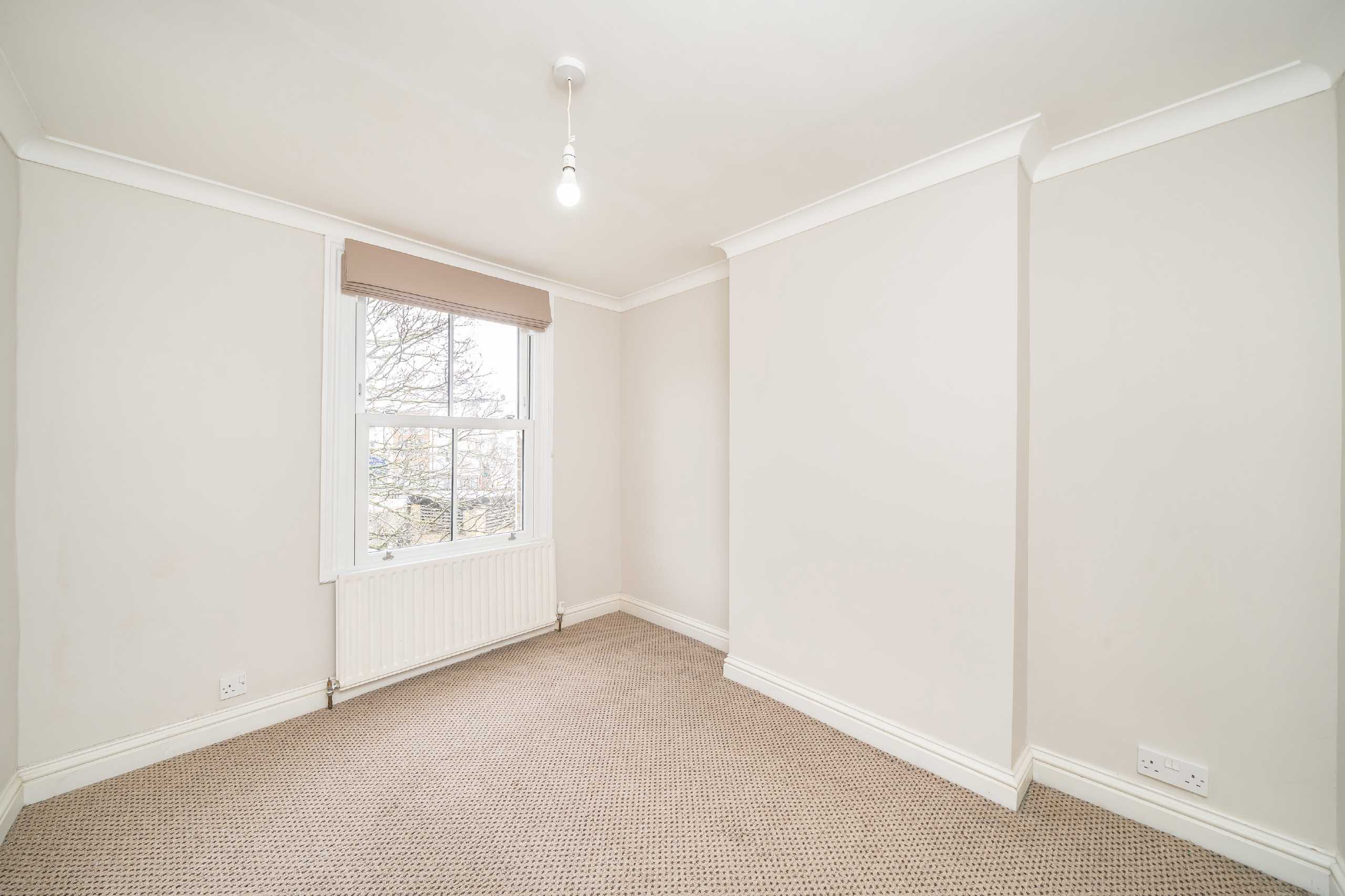 Flat Lendal Terrace in Greater London