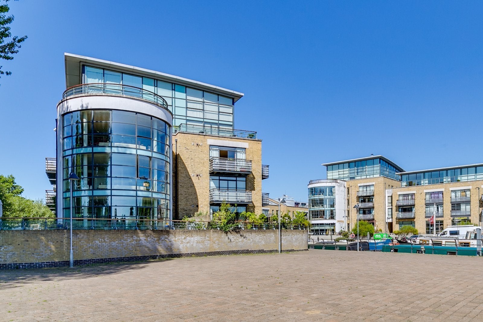 Flat Ferry Wharf in Greater London