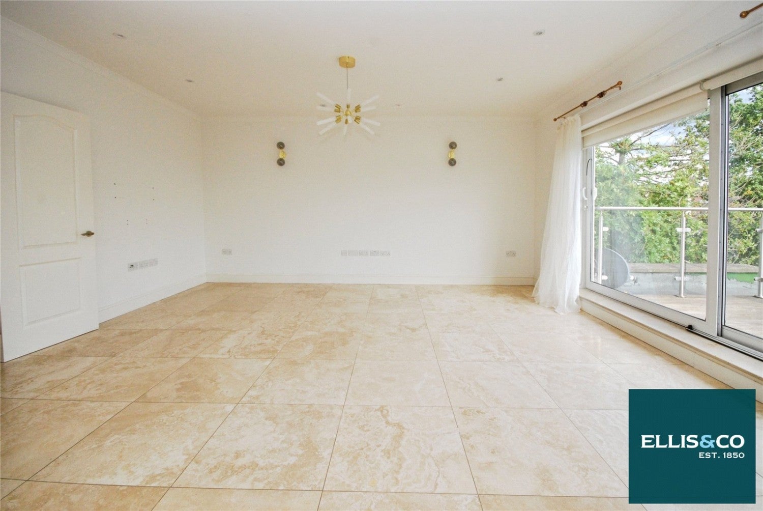 Flat The Vale in Greater London