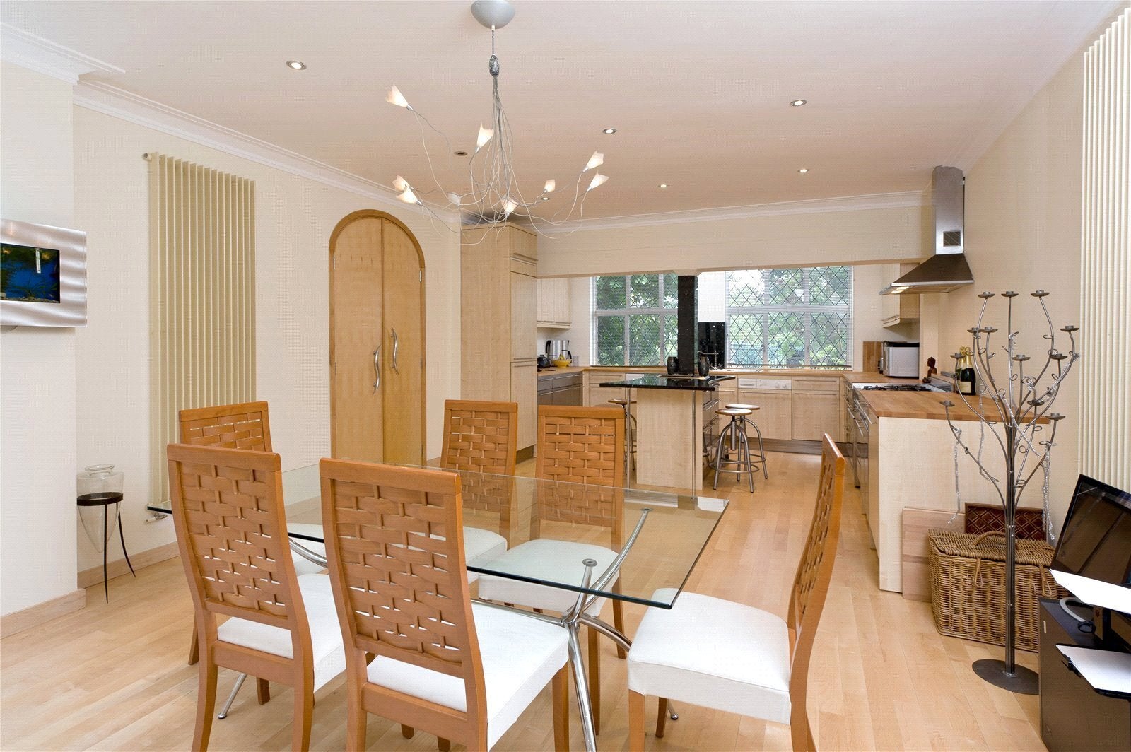 House Sutherland Grove in Greater London