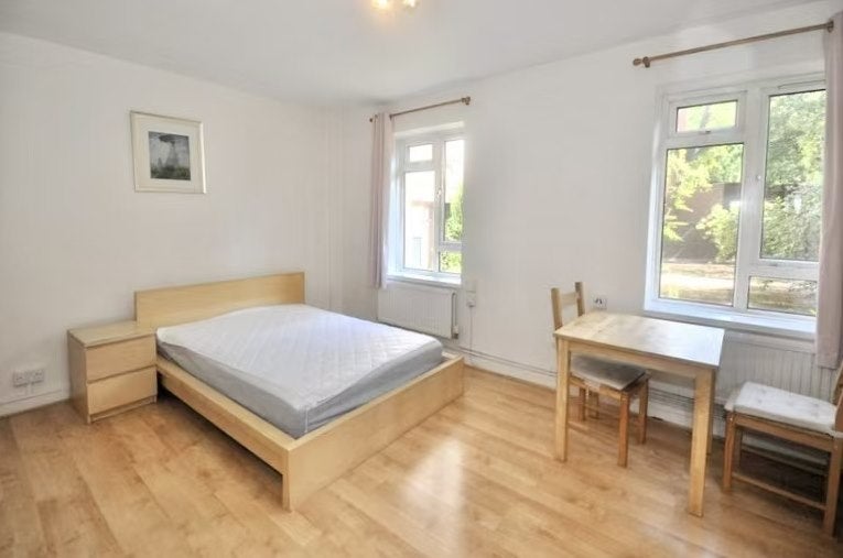 Flat Abingdon Close in Greater London