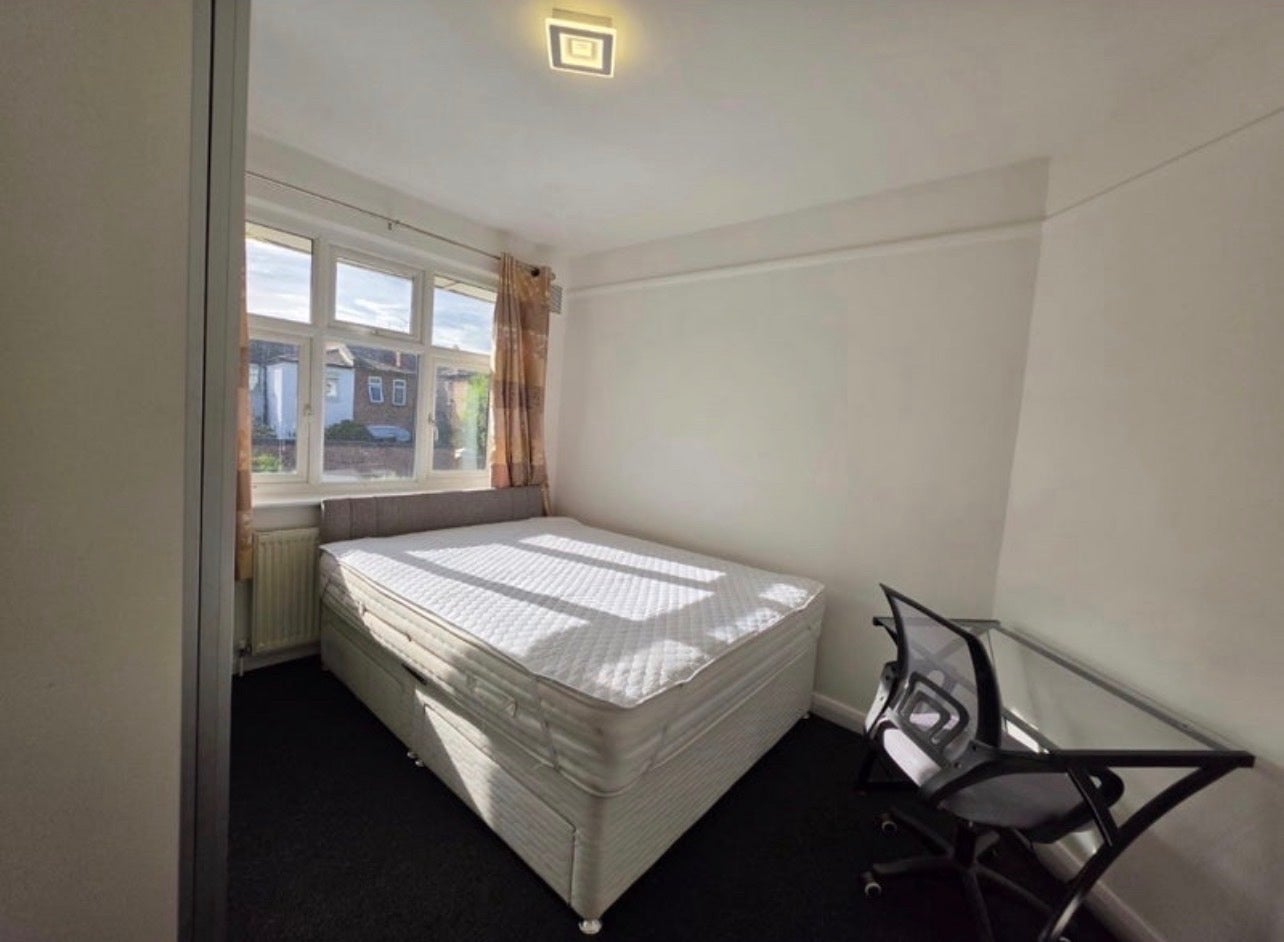 Flat Abercorn Close in Greater London