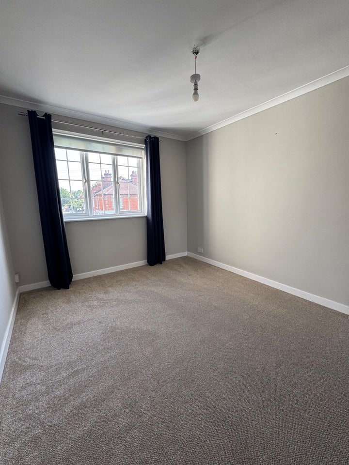 Flat Onslow Road in Guildford