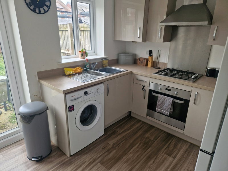 Room Fallow Avenue in Preston