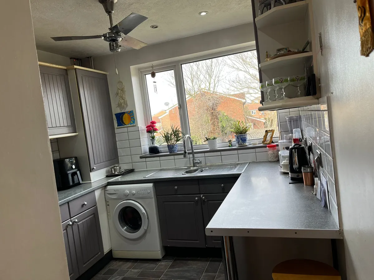 Flat Kinfauns Road in Greater London