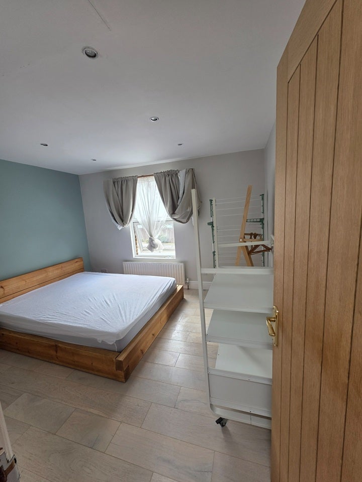 Room New Hythe Lane in Tonbridge and Malling