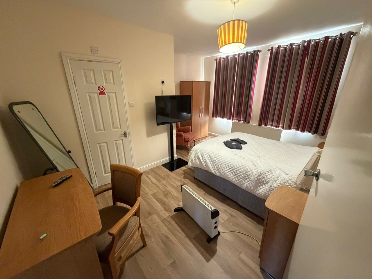 Room Old Bedford Road in Luton