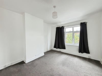 Flat Brighton Road in Rushmoor