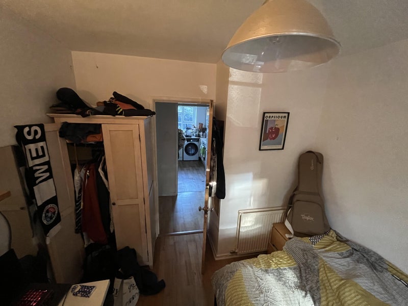 Room Wilmslow Road in Manchester