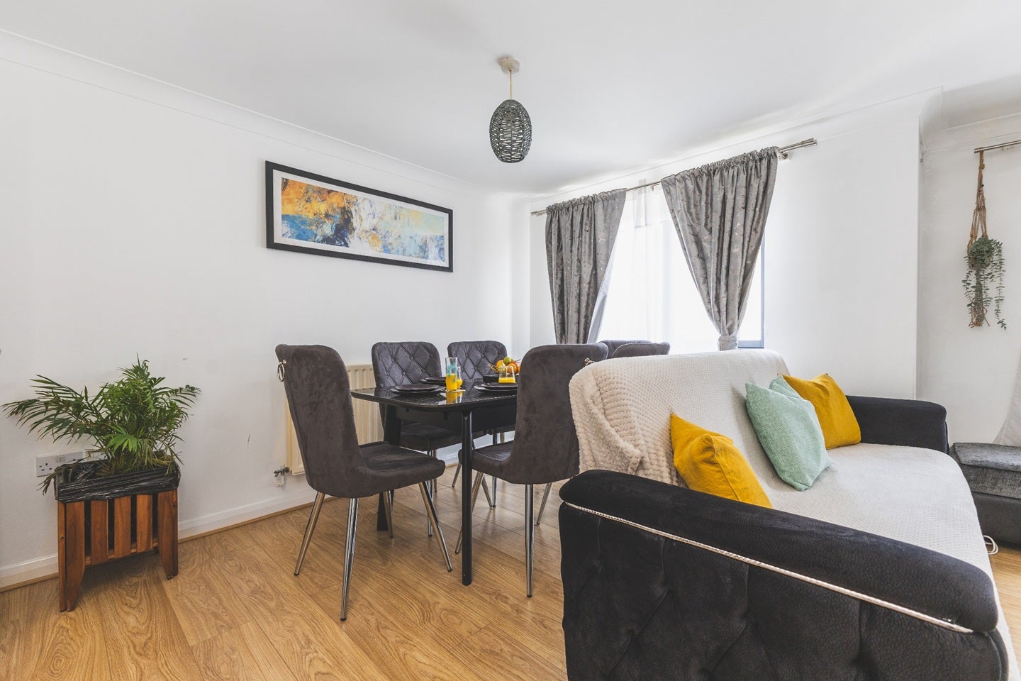 Flat Hirst Crescent in Greater London