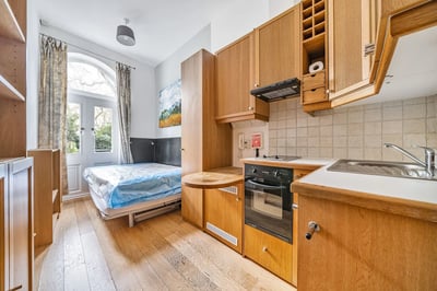 Flat Burton Place in Greater London
