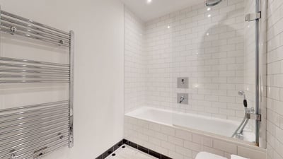 Flat Cremer Street in Greater London