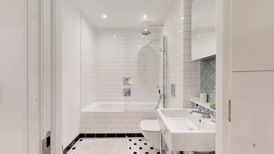 Flat Cremer Street in Greater London