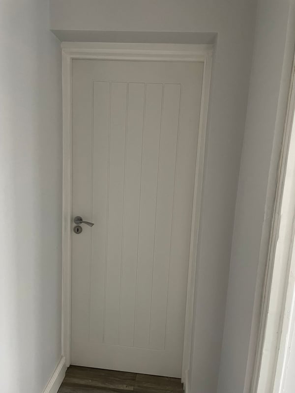 Flat Laughton Road in Greater London