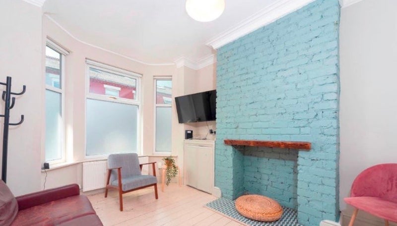 Room Ruskin Avenue in Manchester