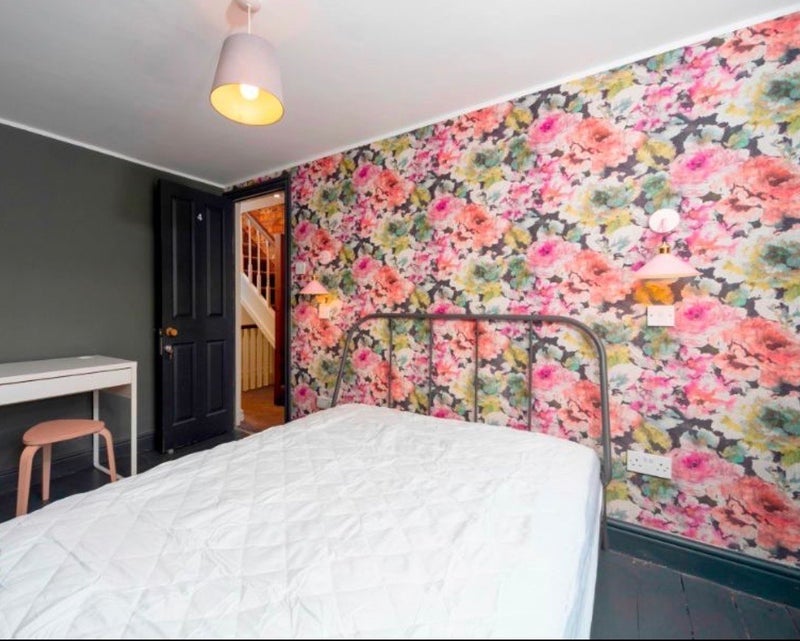 Room Ruskin Avenue in Manchester