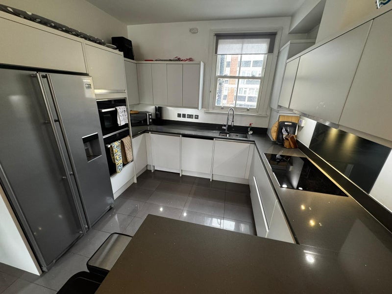 Room Juer Street in Greater London