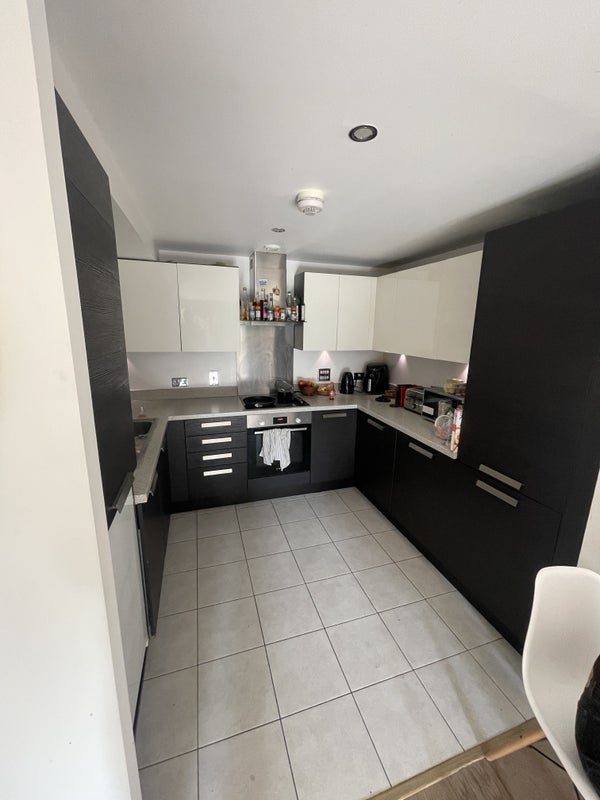 Room Whiston Road in Greater London