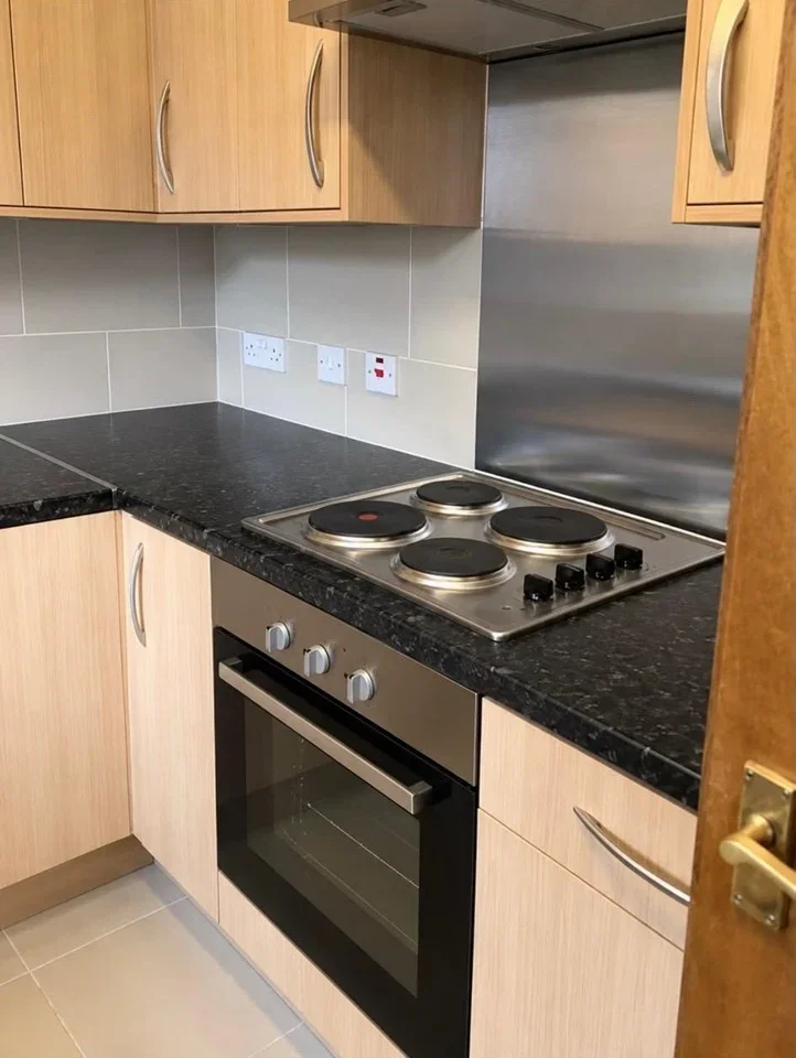 Flat Frensham Close in Greater London