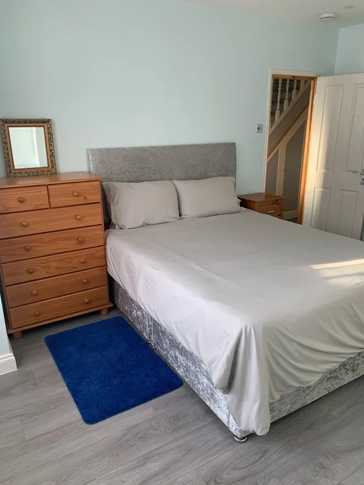 Room Chestnut Grove in Greater London