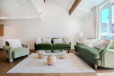 House Elm Grove in Greater London