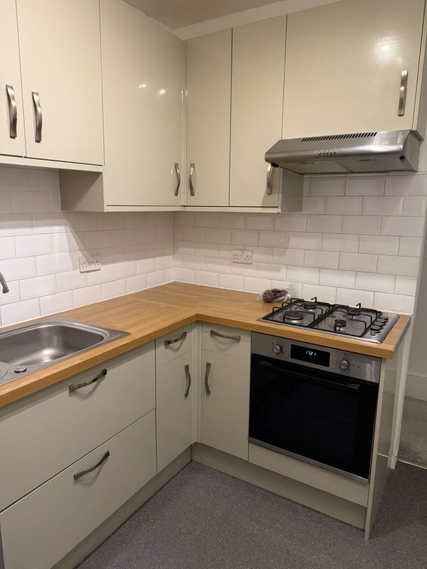 Room Longhurst Road in Greater London