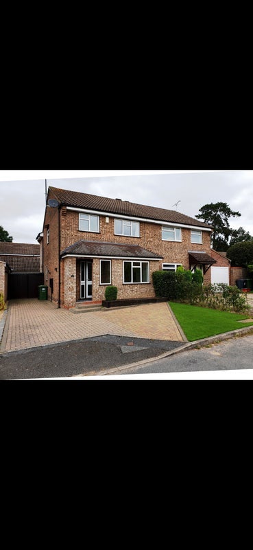 Room Kew Close in Kenilworth