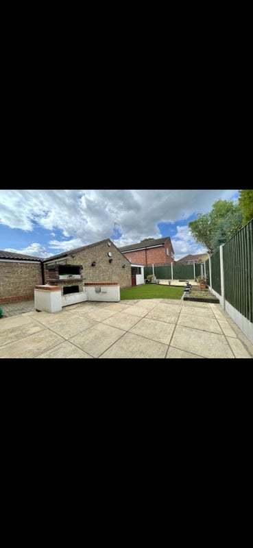 Room Kew Close in Kenilworth